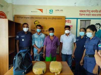 রামপালে ৪ কেজি গাঁজাসহ দুই মাদক ব্যবসায়ী আটক রামপালে ৪ কেজি গাঁজাসহ দুই মাদক ব্যবসায়ী আটক